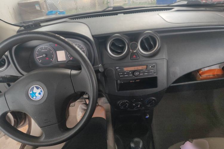 Used Venucia R30 2014 1.2L Manual Comfort Edition
