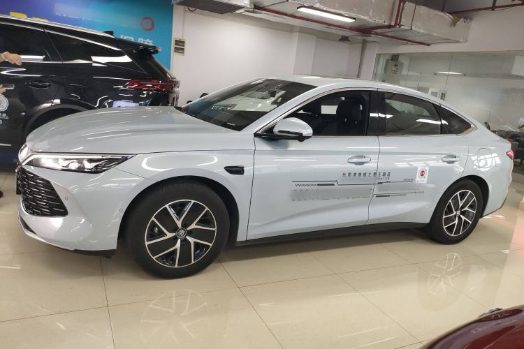 Used BYD Qin L 2025 DM-i Smart Drive 120KM Superior Model
