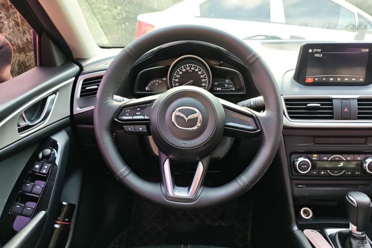 Used Mazda Mazda 3 Axela 2017 Sedan 1.5L Automatic Luxury Model China VI Standard