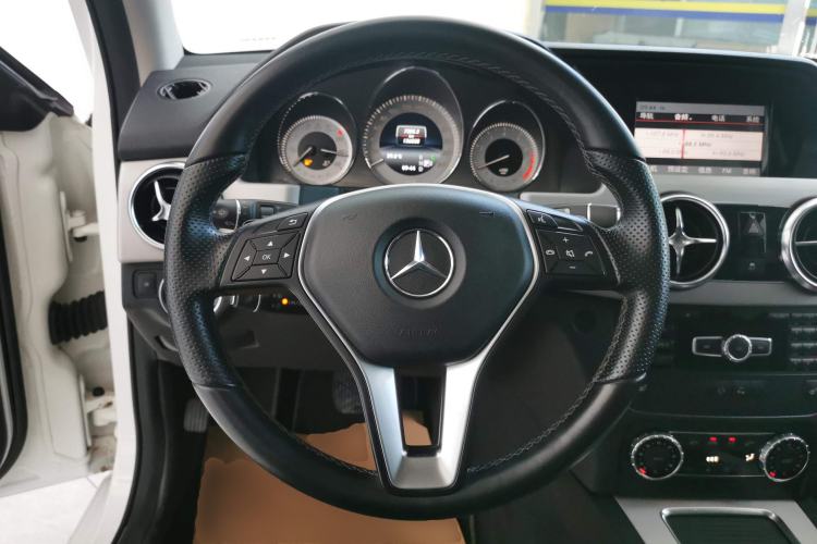 Used Mercedes-Benz GLK-Class 2013 GLK 300 4MATIC Dynamic Sunroof Model
