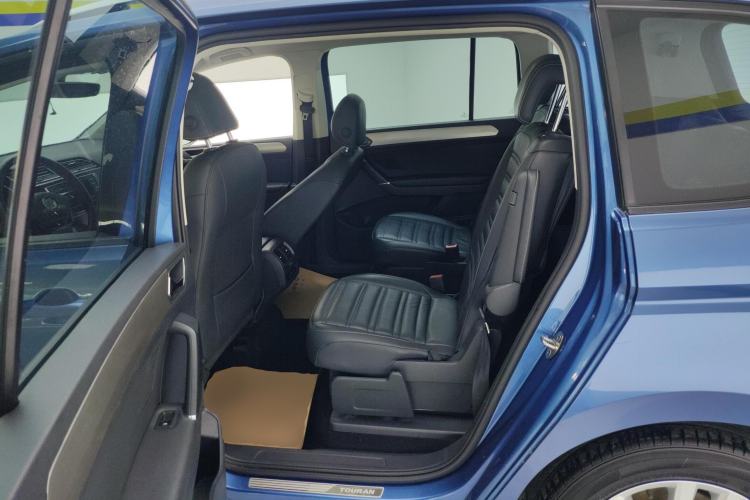 Used Volkswagen Touran 2016 Touran L 280TSI DSG Style Edition
