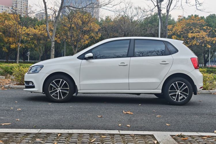 Used Volkswagen Polo 2016 1.6L Automatic Comfort Model

