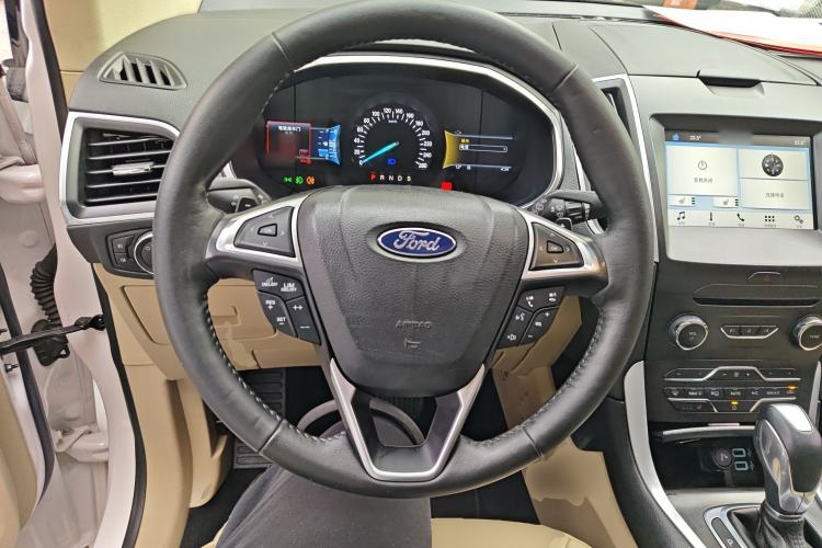 Used Ford Edge 2015 2.0T GTDi Two-Wheel-Drive High-Line Version