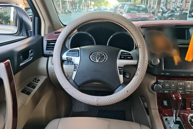 Used Toyota Highlander 2012 2.7L Two-Wheel Drive 7-Seater Ultimate Edition
