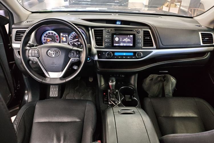 Used Toyota Highlander 2018 2.0T Four-Wheel Drive Luxury Edition 7 Seats China V Emission Standard
