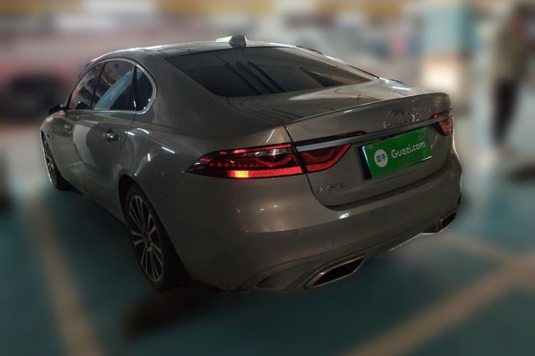 Used Jaguar XFL 2025 Model—2.0T P250, Two-Wheel Drive, Premium Luxury Edition