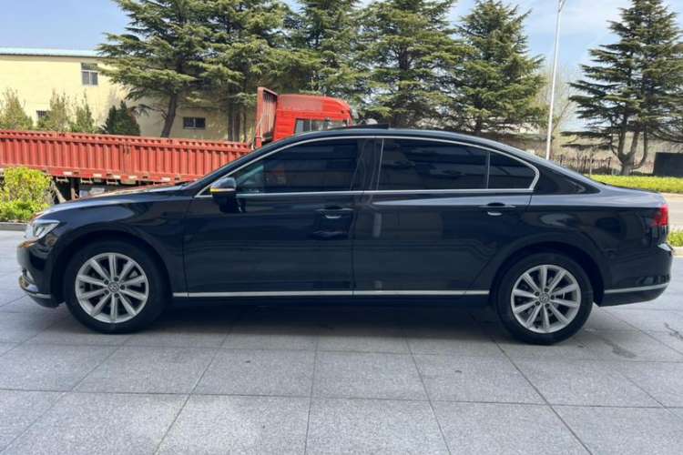 Used Volkswagen Magotan 2018 330TSI DSG Advanced Model
