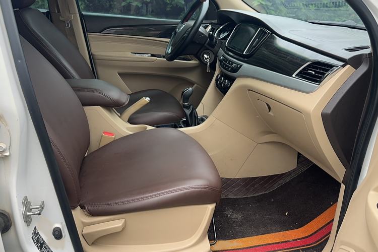 Used Baojun 730 2016 1.5L Manual Comfort Version 7 Seats China V Emission Standard
