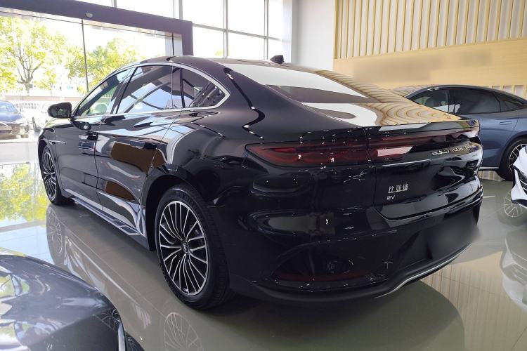 Used BYD Han 2025 EV with 701 km of Laser Radar-Enabled Intelligent Driving
