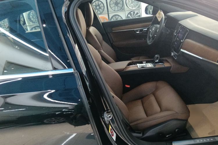 Used Volvo S90 2025 B5 Zhiyi Luxury Edition