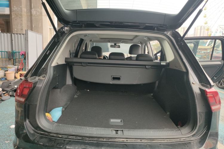 Used Volkswagen Tiguan L 2021 330TSI Automatic Two-Wheel Drive Smart Edition
