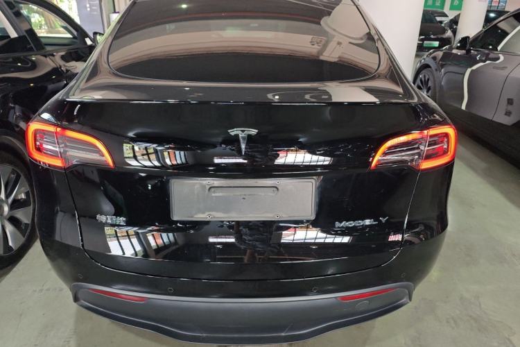 Used Tesla Model Y 2023 Rear-Wheel-Drive Version
