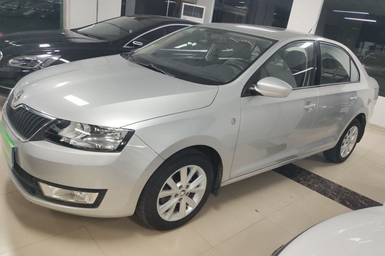 Used Skoda Rapid 2015 1.6L Automatic Smart Selection Model

