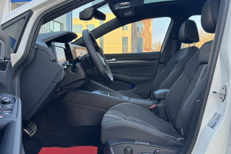 Used Volkswagen Golf 2023 Facelift 280TSI DSG R-Line Lite
