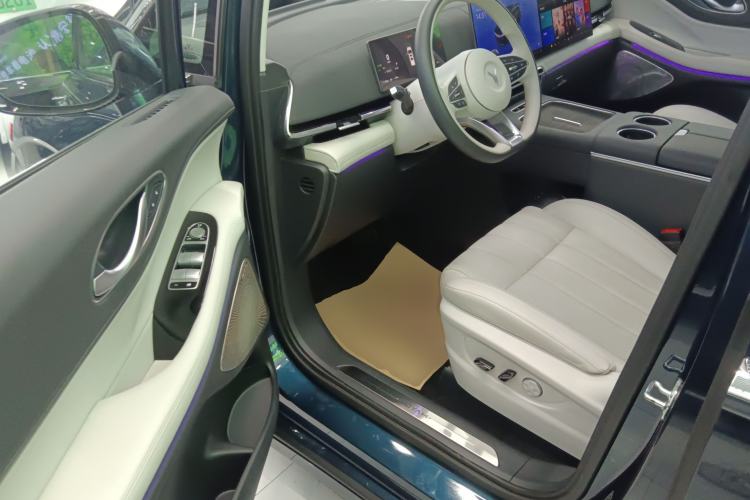 Used VOYAH Dream 2025 PHEV Four-Wheel-Drive Flagship Kunpeng Edition
