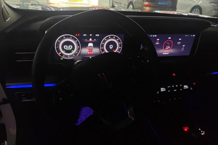 Used Hongqi HS5 2022 Revised Version 2.0T Smart Connect Flagship Edition
