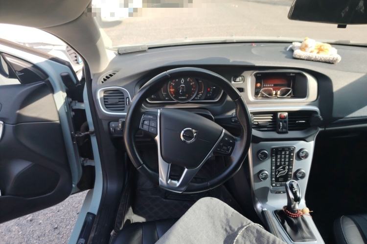 Used Volvo V40 2018 T3 Zhiya Edition