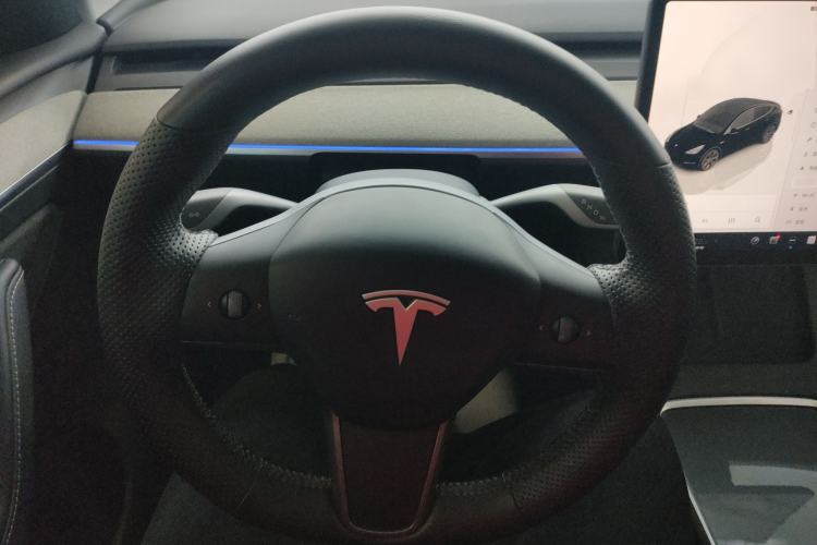 Used Tesla Model Y 2023 Long-Range All-Wheel-Drive Version
