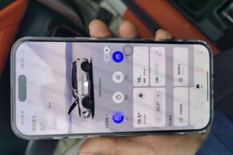 Used  Q07 2025 215 Prestige Edition
