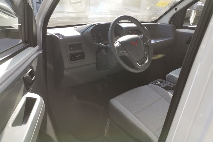 Used Wuling Yangguang 
