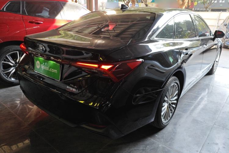 Used Toyota Avalon 2019 Dual-Engine 2.5L XLE Prestige Version China VI Standard