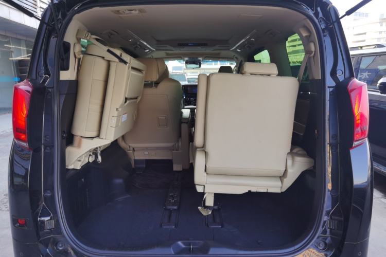 Used Toyota Alphard 2019 Dual-Engine 2.5L Prestige Edition
