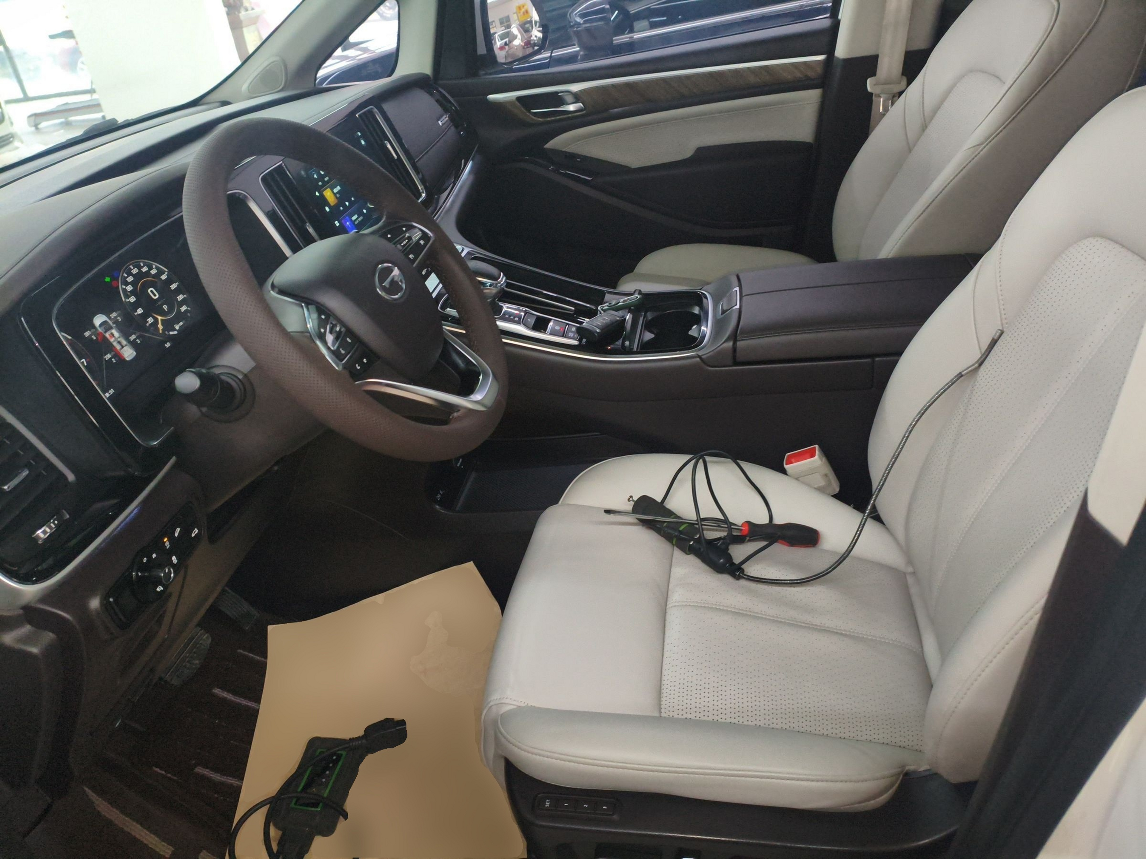 Переднее сиденье в автомобиле