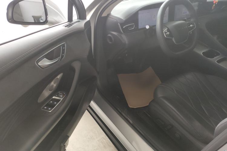 Used Roewe D7 2023 DMH 125km Excellence Edition
