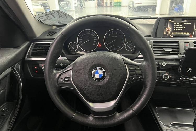 Used BMW 3 Series 2016 320Li Ambition Model
