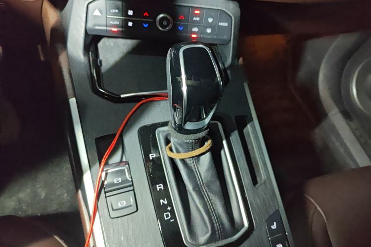 Used Wey VV5 2019 Upgraded Model 2.0T Two-Wheel Drive Flagship Version China V Standard
