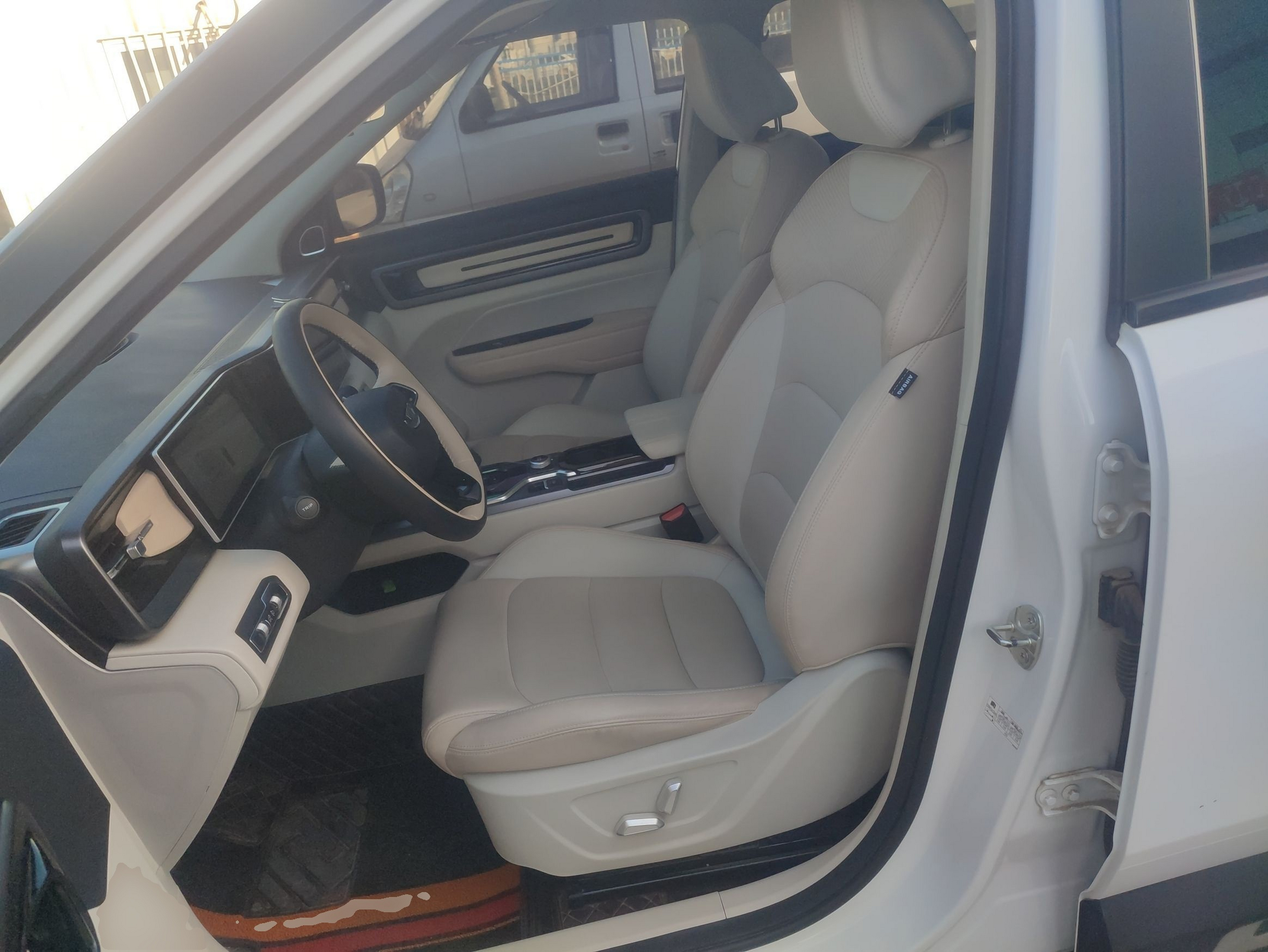 Переднее сиденье в автомобиле