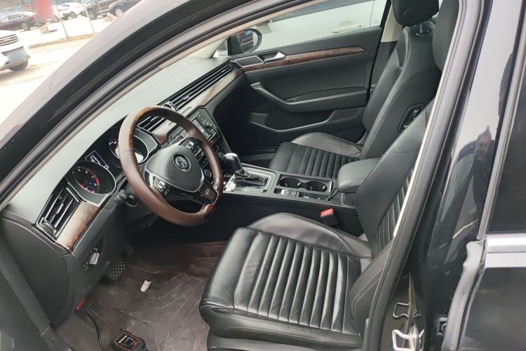 Used Volkswagen Magotan 2019 330TSI DSG Leading Model China VI Standard
