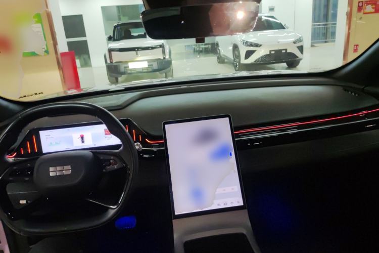 Used  L6 2024 125km Creative Edition