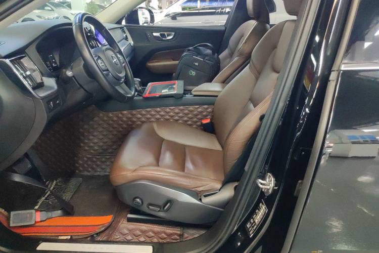 Used Volvo XC60 2020 T5 4x4 Zhiyi Luxury Edition
