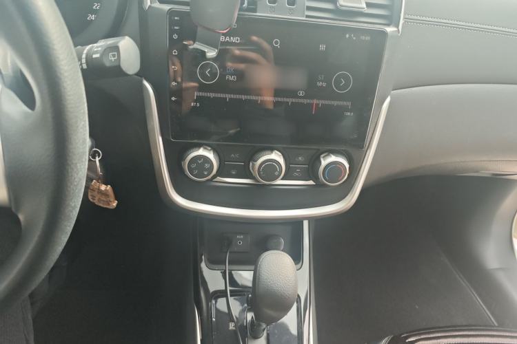 Used Nissan Tiida 2021 1.6L CVT Cool Edition
