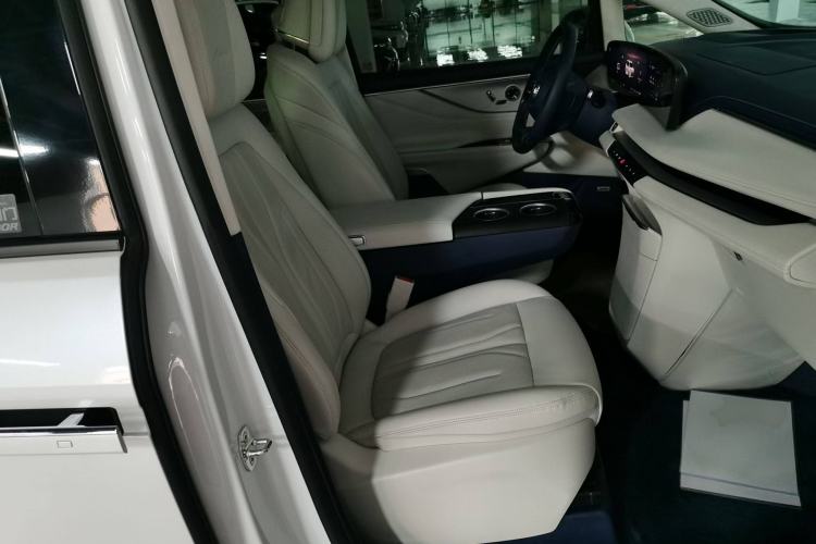 Used Buick GL8 New Energy 2024 Lu Zun Luxury Edition 6-Seater
