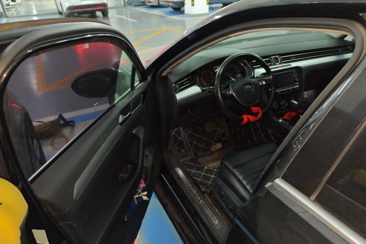 Used Volkswagen Magotan 2018 330TSI DSG Advanced Model
