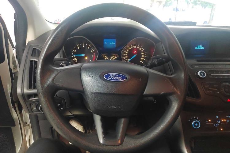 Used Ford Focus 2015 Hatchback 1.6L Manual Comfort Edition
