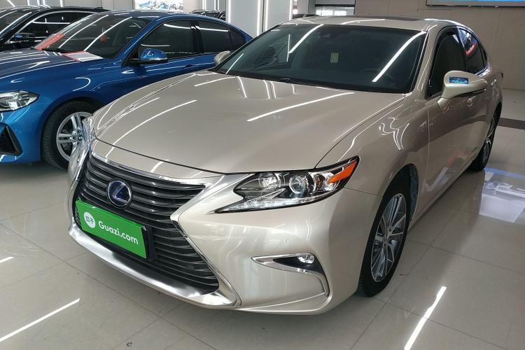 Used Lexus ES 2015 300h Comfort Edition
