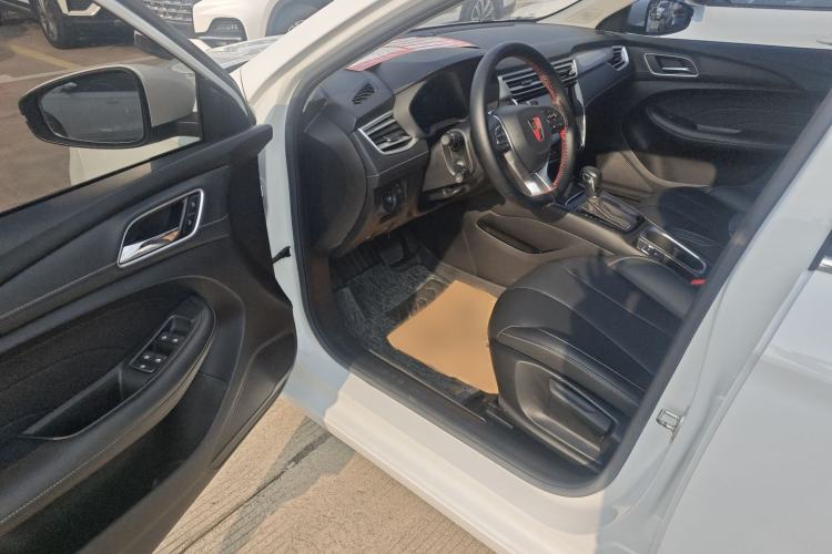 Used Roewe i5 2020 1.5L Automatic 4G Connect Luxury Flagship Edition
