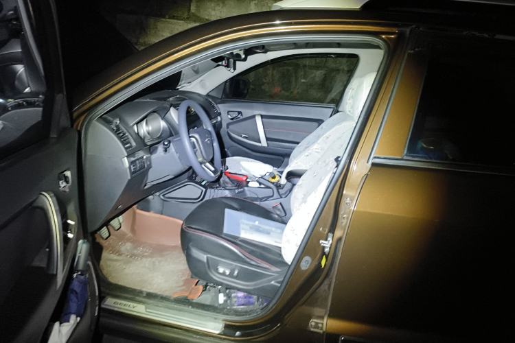 Used Geely Auto GX7 2015 Classic Edition 1.8L Manual New Urban Upgrade Version China V Standard
