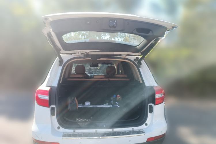 Used Haval H8 2015 2.0T Two-Wheel Drive Luxury Edition