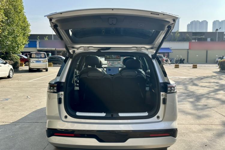 Used  eπ008 2024 210Max Range-Extended Version 6 Seats
