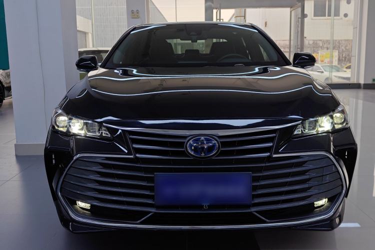 Used Toyota Avalon 2019 Dual-Engine 2.5L Luxury Edition China VI Standard