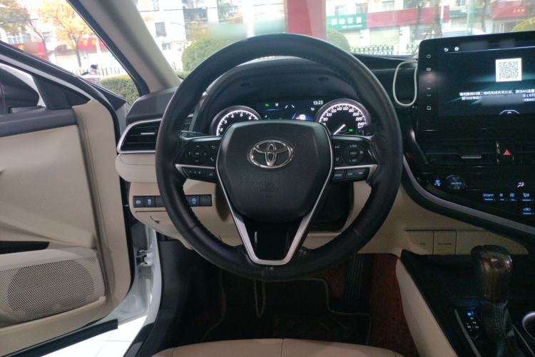 Used Toyota Camry 2021 2.0G Luxury Edition
