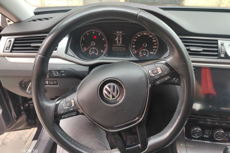 Used Volkswagen Passat 2017 280TSI DSG Luxury Edition
