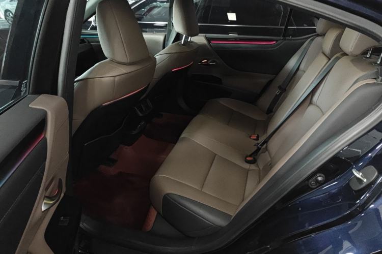 Used Lexus ES 2023 200 Excellence Edition