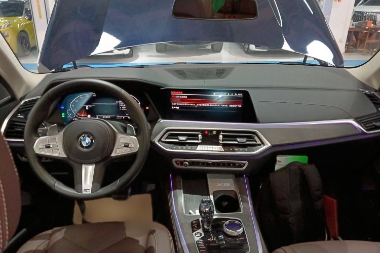 Used BMW X5 2022 Restyled xDrive 30Li Luxury Version M Sport Package
