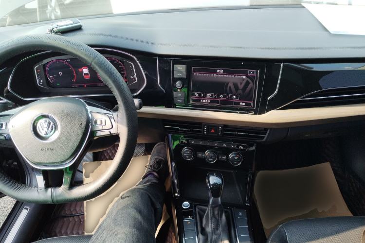 Used Volkswagen Passat 2019 330TSI Luxury Edition China VI Standard
