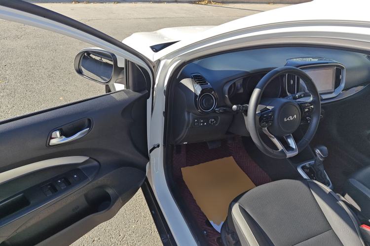 Used Kia kx1 Stonic 2021 1.4L CVT Fun Edition
